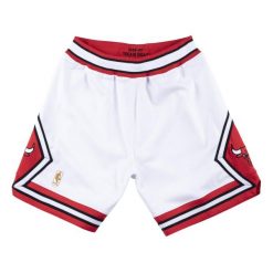 Short authentiqu e Chicago Bulls. Białe krótkie spodenki sportowe męskie Mitchell & Ness, s, bez wzorów, do koszykówki. Za 736.50 zł.