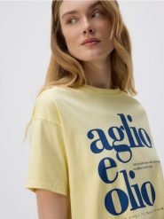 T-shirt z nadrukiem - jasnożółty. Żółte t-shirty damskie Reserved, l, bez wzorów, z bawełny, bez kołnierzyka. W wyprzedaży za 39.99 zł.