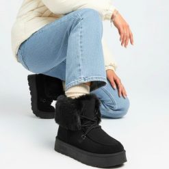 Śniegowce damskie Big Star, na wysokiej platformie z futerkiem i okrągłym noskiem, czarne, SS274113. Czarne kozaki damskie Big Star, z okrągłym noskiem, bez obcasa. Za 135.99 zł.