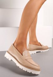Beżowe Casualowe Mokasyny na Płaskiej Podeszwie z Ozdobnym Paskiem Apahida. Brązowe mokasyny damskie Renee, z jeansu, eleganckie. Za 74.99 zł.