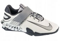 Nike Savaleos SE FZ8664-001 białe 45,5. Białe buty sportowe męskie Nike, bez zapięcia. Za 577.99 zł.