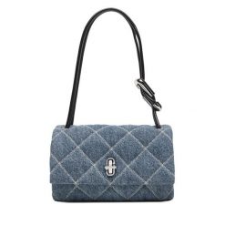 Torebka Marc Jacobs. Niebieskie torebki do ręki damskie Marc Jacobs, bez wzorów, z denimu, klasyczne, bez dodatków. Za 1,499.00 zł.