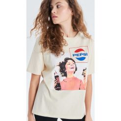 Koszulka vintage Pepsi-Cola - Kremowy. T-shirty damskie marki Cropp. Za 49.99 zł.