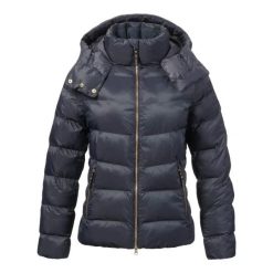 Damska kurtka puchowa Musto Odyssey Ptex Pl. Niebieskie kurtki sportowe damskie Musto, bez wzorów, z puchu, bez kaptura, żeglarskie. W wyprzedaży za 1,738.50 zł.