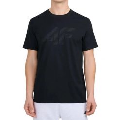 Koszulka męska 4F - bawełniany T-shirt, regular fit. Czarne t-shirty męskie 4f, m, bez wzorów, z bawełny, klasyczne, bez kołnierzyka. Za 59.99 zł.