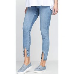 Niebieskie Jeansy Need It. Jeansy damskie marki Born2be. Za 109.99 zł.