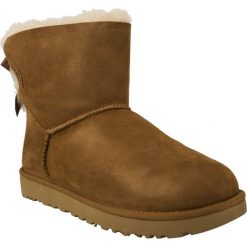 Ugg brązowe Mini Bailey Bow Ii Chestnut. Brązowe śniegowce i trapery damskie UGG. W wyprzedaży za 719.00 zł.