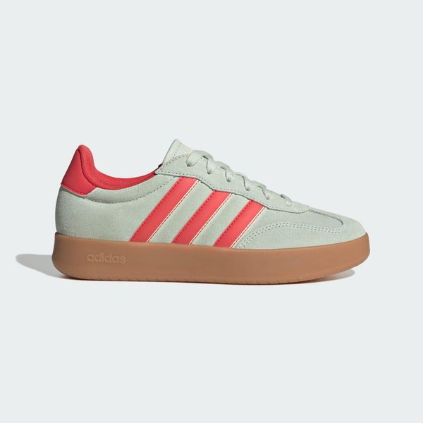 Buty Barreda. Białe obuwie sportowe damskie Adidas, bez wzorów, z gumy, tenisowe. Za 299.00 zł.