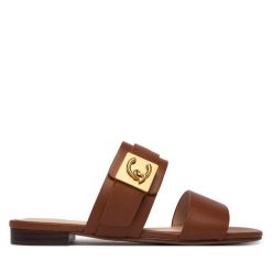 Klapki Coccinelle. Brązowe klapki damskie Coccinelle, bez wzorów, bez obcasa. Za 849.99 zł.