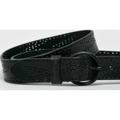 Wrangler - Pasek skórzane. Czarne paski damskie Wrangler, w paski, z materiału. Za 169.90 zł.