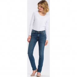 Dżinsy "Anya" - Slim fit - w kolorze niebieskim. Niebieskie jeansy damskie Cross Jeans. W wyprzedaży za 136.95 zł.