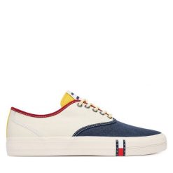 Tenisówki Tommy Hilfiger. Białe trampki męskie Tommy Hilfiger, bez wzorów, bez zapięcia. Za 369.99 zł.