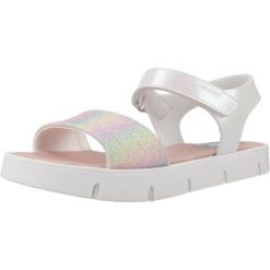 Sandały PABLOSKY 440602P Biały. Białe sandały damskie Pablosky, bez wzorów, z syntetyku, bez obcasa, bez zapięcia. Za 175.99 zł.