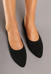 Czarne Balerinki z Noskiem Typu Migdałek Zdobione Perforacją Natiela. Czarne baleriny damskie Renee, z aplikacjami, z jeansu, eleganckie, bez obcasa. Za 44.99 zł.