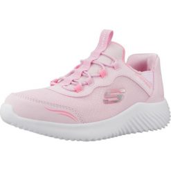 Buty SKECHERS BOUNDER - SIMPLE CUT SLIP-INS Rose. Czerwone trampki i tenisówki damskie Skechers, bez wzorów, z syntetyku, bez zapięcia. Za 199.99 zł.