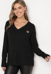 Czarny Sweter z Wełną i Trójkątnym Dekoltem Zivida. Czarne swetry damskie Born2be, bez wzorów, z jeansu, eleganckie, bez kołnierzyka, bez ramiączek, długie, bez kaptura. Za 129.99 zł.