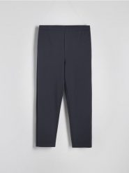 Spodnie wide leg z wiskozą - ciemnoszary. Szare spodnie materiałowe męskie Reserved, l, bez wzorów, z dzianiny. W wyprzedaży za 49.99 zł.