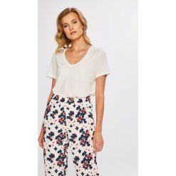 Vero Moda - Top. Szare topy damskie Vero Moda, z dzianiny, z krótkim rękawem. Za 59.90 zł.