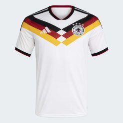 Koszulka Germany 26 Home Replica. Białe koszulki sportowe męskie Adidas, bez wzorów, bez kołnierzyka, bez ramiączek, do piłki nożnej, climacool (adidas). Za 439.00 zł.