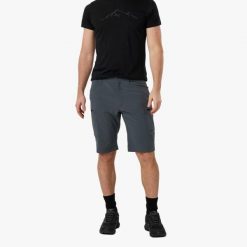 Szorty turystyka męskie Swedemount Glittertind Shorts oddychające. Czarne krótkie spodenki sportowe męskie SWEDEMOUNT, m, bez wzorów, z tkaniny, trekkingowe. Za 199.99 zł.