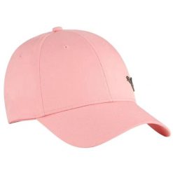 Czapka Z Daszkiem Z Metalowym Logo ESS. Czerwone czapki i kapelusze damskie Puma, bez wzorów. Za 100.99 zł.