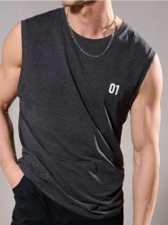 Tank top z nadrukiem na plecach - szary. Szare t-shirty męskie Sinsay, l, bez wzorów, bez kołnierzyka. Za 15.99 zł.