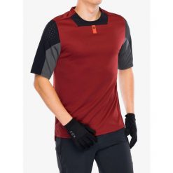 Koszulka enduro męska Fox Defend SS Jersey. Czerwone buty sportowe męskie FOX, m, bez wzorów, z jersey, bez kołnierzyka, bez ramiączek, rowerowe. Za 230.99 zł.