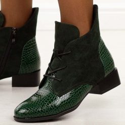 Zielone płaskie botki damskie Potocki 12498. Zielone botki damskie POTOCKI, na jesień, z lakierowanej skóry, eleganckie, bez obcasa, na obcasie, bez zapięcia. Za 219.00 zł.