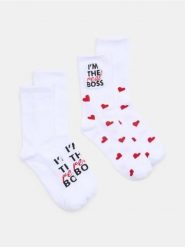 Długie skarpety z motywem walentynkowym 2 pack - biały. Białe skarpety damskie Sinsay, bez wzorów. Za 12.99 zł.