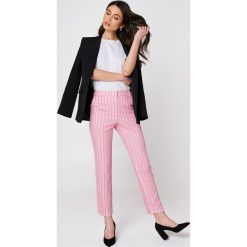 Trendyol Proste spodnie w paski - Pink. Paski damskie marki Trendyol. Za 165.95 zł.