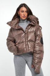Kurtka damska puchowa Rafo MMC STUDIO. Kurtki damskie MMC STUDIO, uniwersalny, bez wzorów, z puchu, bez kaptura. Za 3,199.00 zł.