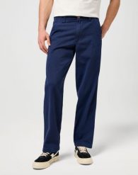 MESKIE SPODNIE MATERIALOWE WRANGLER RELAXED CHINO NAVY 112373190. Niebieskie spodnie materiałowe męskie Wrangler, l, bez wzorów, z materiału. Za 219.99 zł.