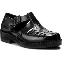 Półbuty MELISSA - Aranha 79 16 Ad 31902 Black 01003. Czarne półbuty damskie Melissa, z tworzywa sztucznego. W wyprzedaży za 199.00 zł.