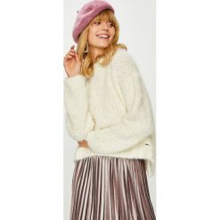 Pepe Jeans - Sweter. Swetry damskie marki Pepe Jeans. W wyprzedaży za 199.90 zł.