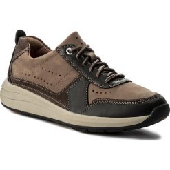 Półbuty CLARKS - Un Coast Form 261332477 Mushroom Combi. Półbuty na co dzień męskie marki Clarks. W wyprzedaży za 319.00 zł.