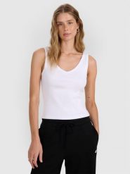 4F Top slim z prążkowanej dzianiny damski - biały XS. Białe koszulki sportowe damskie 4f, l, bez wzorów, z bawełny, bez kołnierzyka, bez ramiączek. Za 49.99 zł.