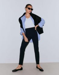 Damskie spodnie z wysokim stanem, slim, proste nogawki Luxe Pintuck czarne. Czarne spodnie materiałowe damskie Aim'n, bez wzorów, z dzianiny, z podwyższonym stanem. Za 424.00 zł.