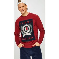 Tommy Hilfiger - Bluza. Brązowe bluzy męskie marki Tommy Hilfiger, z aplikacjami, z bawełny. Za 499.90 zł.