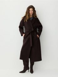 Płaszcz z wełną - ciemnobrązowy. Brązowe płaszcze damskie Reserved, l, bez wzorów, z tkaniny, bez kaptura. Za 699.99 zł.