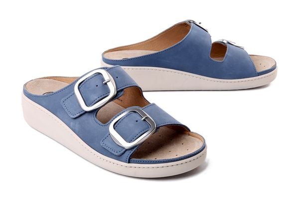 Dr. Brinkmann 700933-05 niebieski, klapki damskie. Niebieskie klapki damskie Dr. Brinkmann, bez wzorów, ze skóry, bez obcasa. Za 289.90 zł.