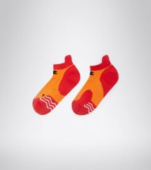 Skarpety tenisowe damskie Diadora SHORT L.SOCKS COURT red - 35-38. Czerwone skarpety damskie Diadora, bez wzorów, z elastanu. Za 49.00 zł.