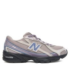 Sneakersy New Balance. Szare trampki i tenisówki chłopięce New Balance, bez wzorów, bez zapięcia. Za 329.99 zł.