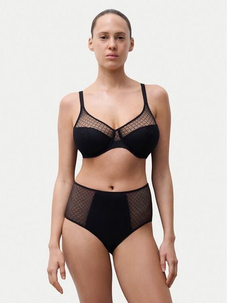 Chantelle Figi klasyczne z wysokim stanem Norah Chic C16M80 Czarny. Czarne figi damskie Chantelle, m, bez wzorów, z syntetyku. Za 89.99 zł.