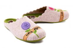MANITU 320101-08 beige, kapcie damskie. Brązowe kapcie damskie Manitu, bez wzorów. Za 184.90 zł.