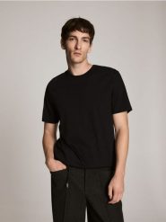 T-shirt regular z bawełny pima - czarny. Czarne t-shirty męskie Reserved, l, bez wzorów, z bawełny, bez kołnierzyka. Za 99.99 zł.