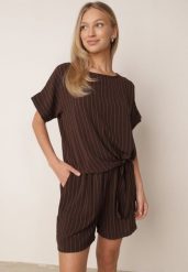 Brązowy Letni Komplet w Paski Bogaty w Wiskozę Bluzka z Wiązaniem i Szorty Mazhola. Brązowe bluzki damskie Born2be, l, bez wzorów, z tkaniny, eleganckie, bez kołnierzyka, bez ramiączek. Za 69.99 zł.
