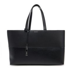 Torebka Calvin Klein. Czarne torebki shopper damskie Calvin Klein, bez wzorów, bez dodatków. Za 359.99 zł.