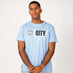 Koszulka męska Man City jasnoniebieska dla dorosłych - 2XL. Niebieskie koszulki sportowe męskie MANCHESTER CITY, l, bez wzorów, bez kołnierzyka, bez ramiączek, do piłki nożnej. Za 159.99 zł.
