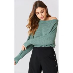NA-KD Dzianinowy sweter z odkrytymi ramionami - Green. Zielone swetry damskie NA-KD, z dzianiny. Za 121.95 zł.