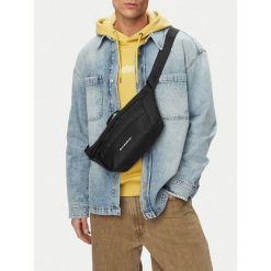 Nerka Quiksilver. Czarne saszetki męskie Quiksilver, młodzieżowe, małe. Za 59.99 zł.